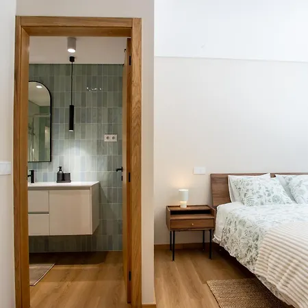 Cozy With Parking And Garden Braga